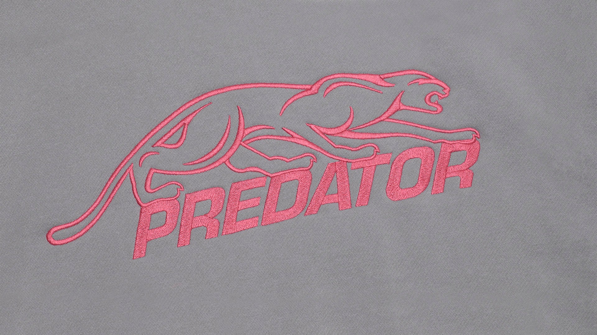 【新商品】Predator パーカー グレイ/ピンクキャット